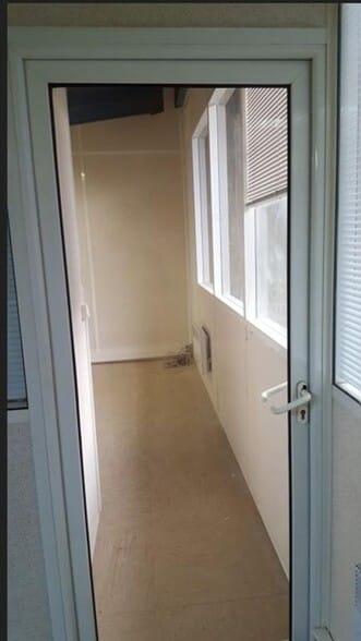Flex in Jouy-le-Moutier for sale - Interior Photo - Image 2 of 4