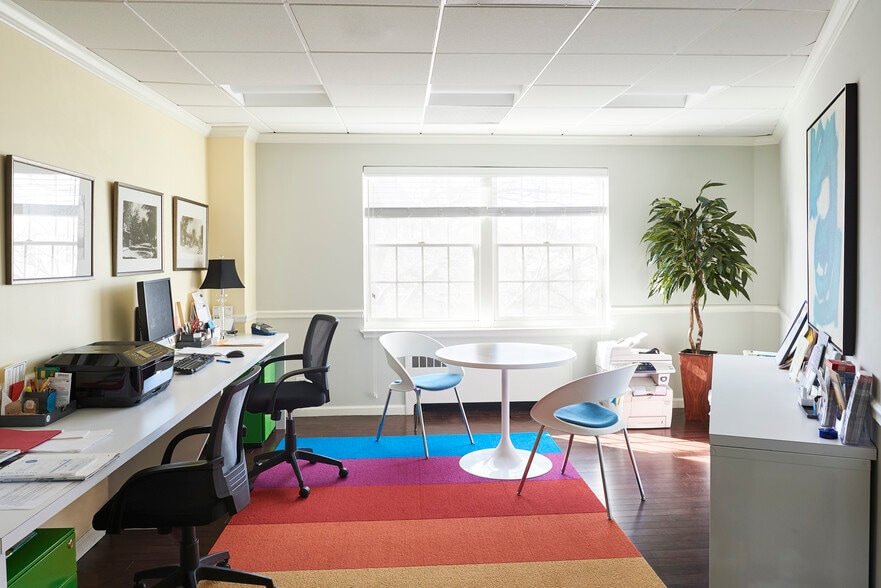 51-55 Pondfield Rd, Bronxville, NY for lease - Interior Photo - Image 2 of 15