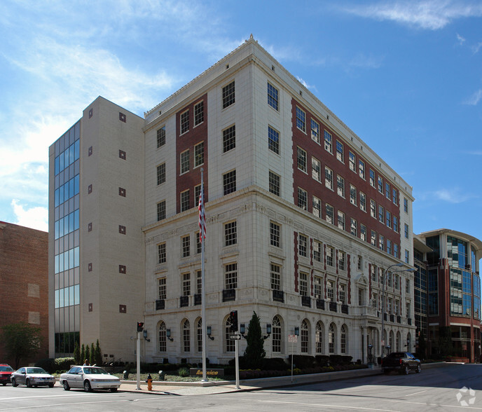 301 W 11th St, Kansas City, MO for lease - Primary Photo - Image 2 of 4