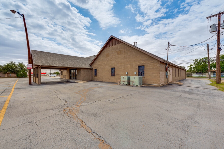 1001 Austin St, Midland, TX for sale - Building Photo - Image 3 of 35
