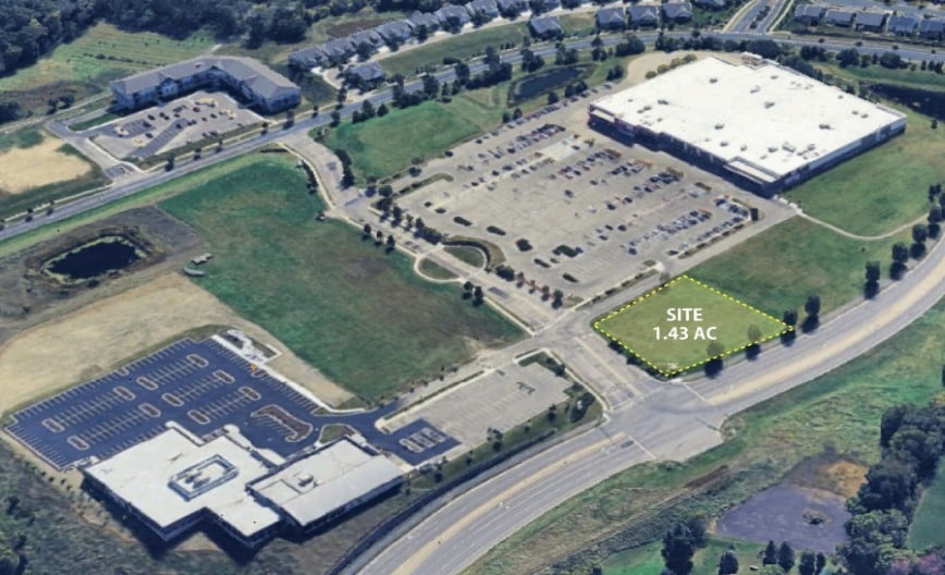 811 Village Way, Waconia, MN for sale - Building Photo - Image 1 of 2