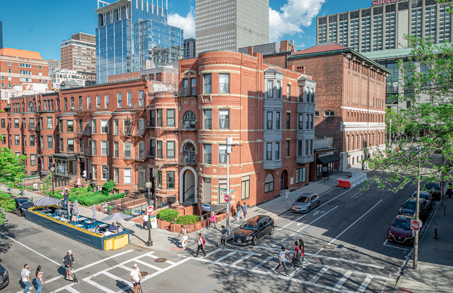 316 Newbury St, Boston, MA for lease - Building Photo - Image 1 of 3