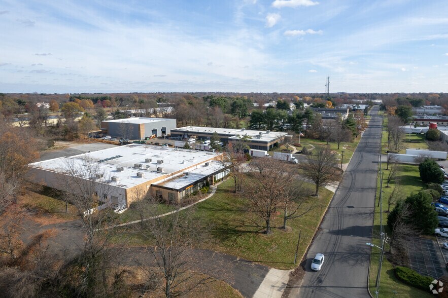 1253 Glen Ave, Moorestown, NJ à vendre - Photo principale - Image 1 de 15