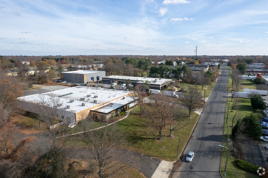 1253 Glen Ave, Moorestown, NJ for sale - Primary Photo - Image 1 of 15