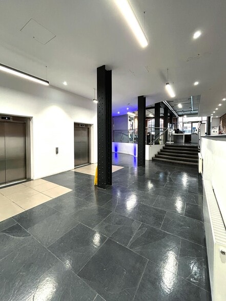 27 Greenwood Pl, London for lease - Interior Photo - Image 3 of 16