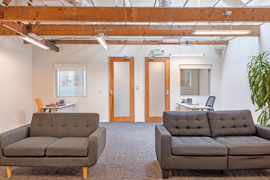 6350 Santa Monica Blvd, Los Angeles, CA à vendre - Photo intérieure - Image 2 de 43