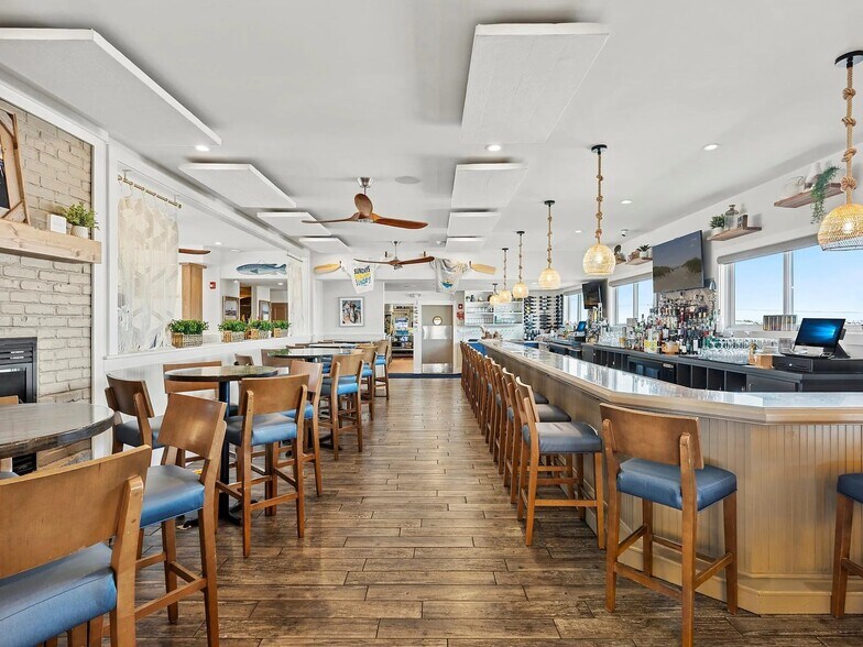 369 Dune Rd, Hampton Bays, NY à vendre - Photo intérieure - Image 3 de 19