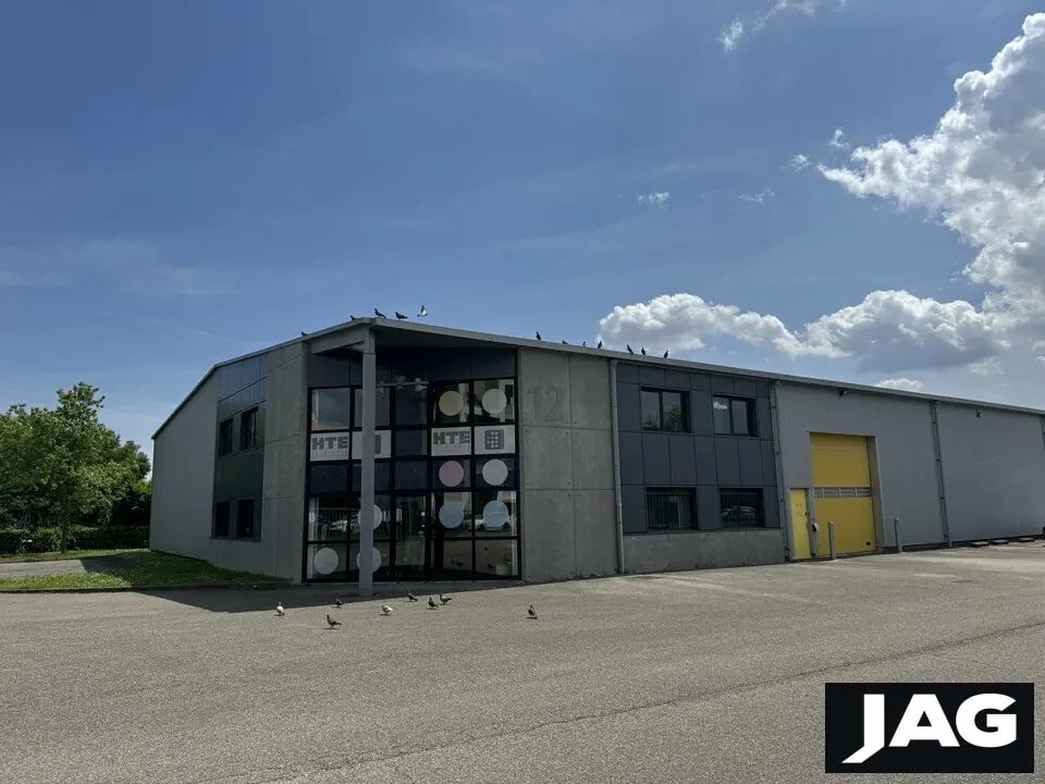 Office in Vaulx-en-Velin for lease Building Photo- Image 1 of 11