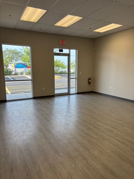 8229 Narcoossee Park Dr, Orlando, FL for lease - Building Photo - Image 3 of 7