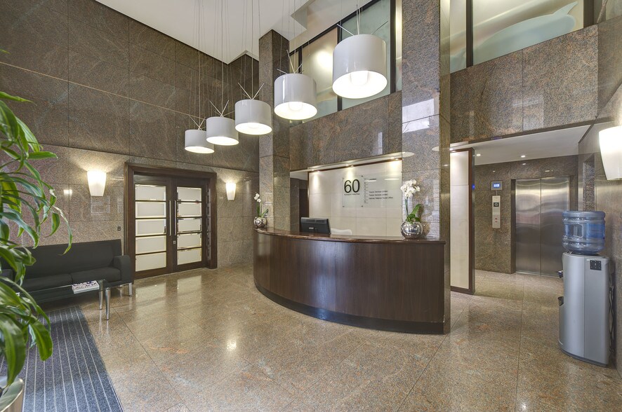 60 Buckingham Palace Rd, Londres à louer - Hall d’entrée - Image 3 de 7