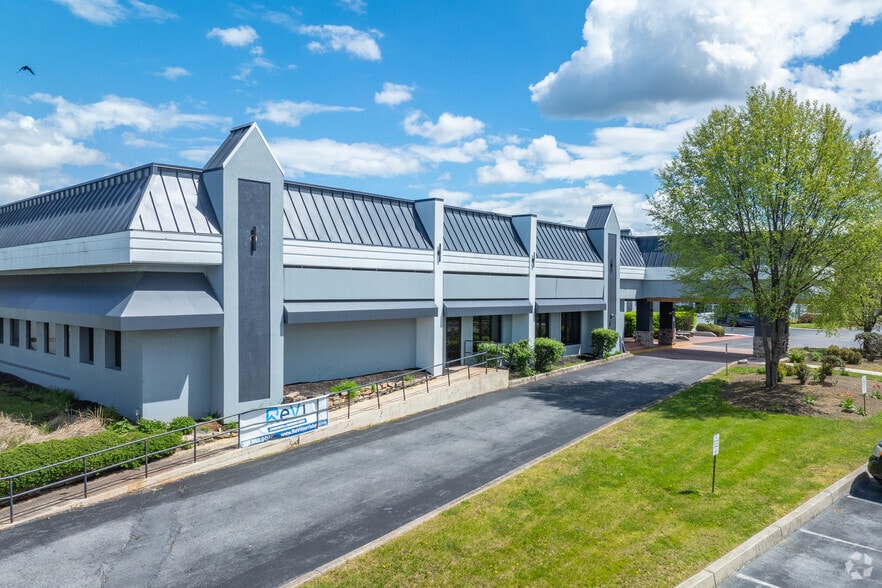 148 Sheraton Dr, New Cumberland, PA for sale - Building Photo - Image 3 of 29