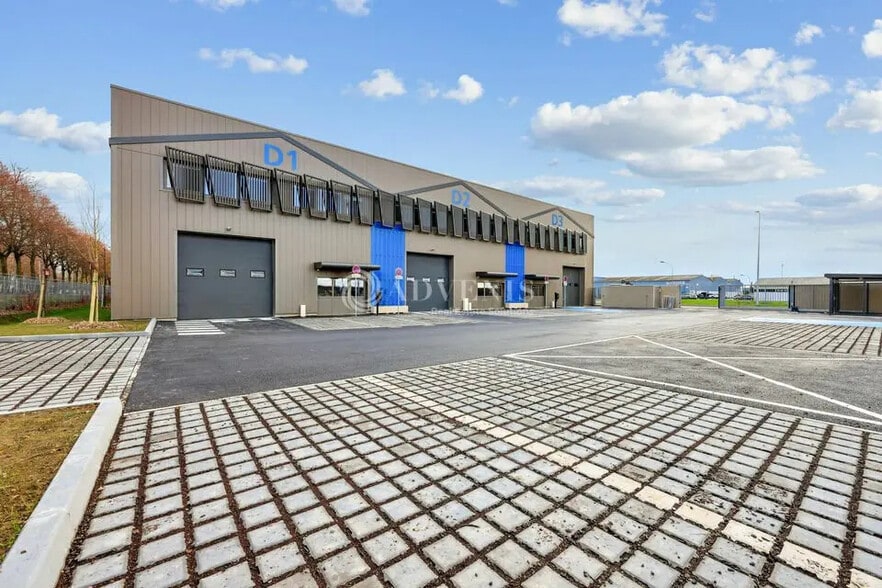 Flex in Lognes for lease - Building Photo - Image 1 of 12