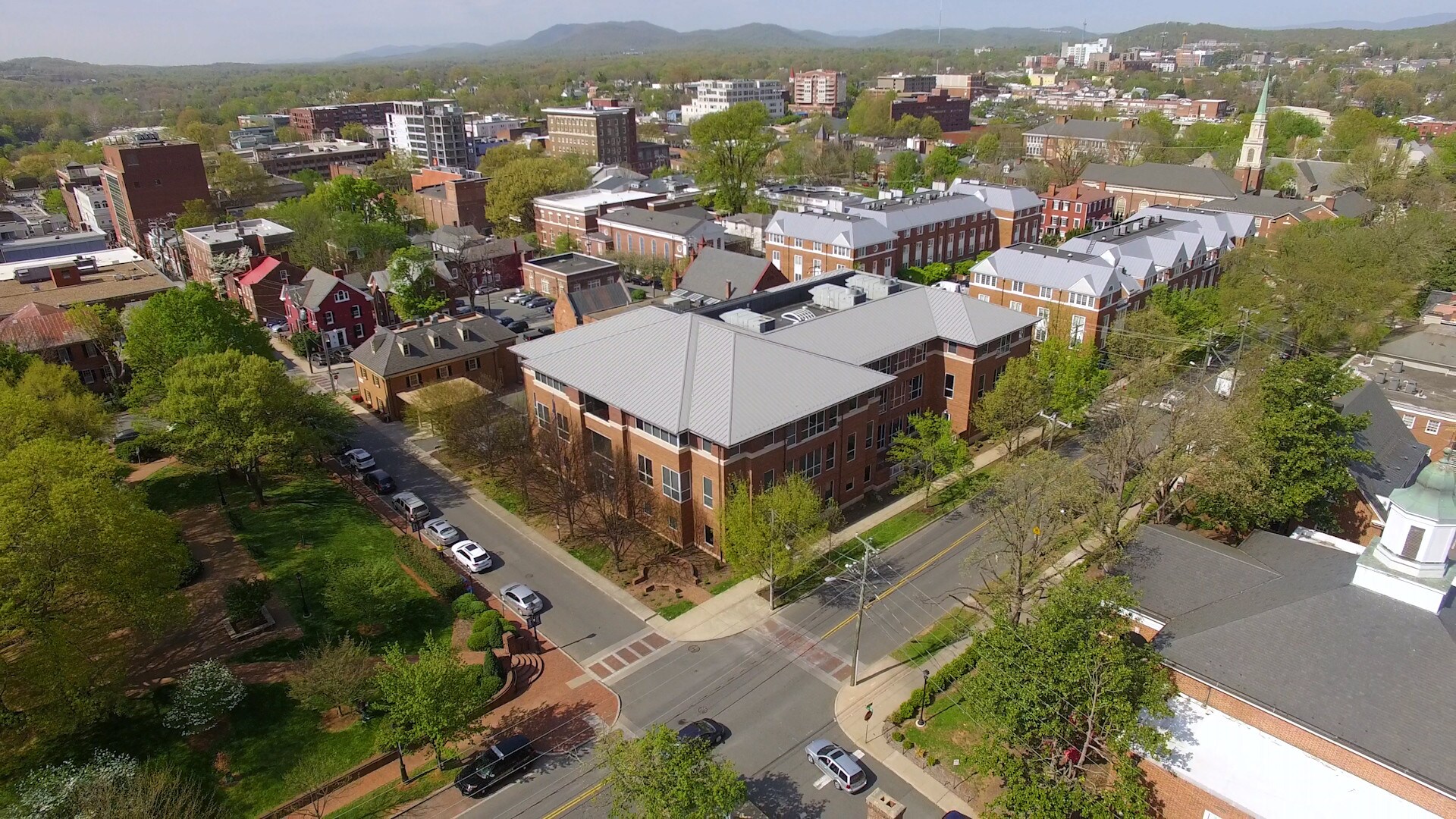 310 Fourth St NE, Charlottesville, VA à louer Photo du bâtiment- Image 1 de 7