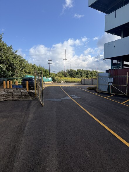 98-021 Kamehameha Hwy, Aiea, HI for lease - Building Photo - Image 2 of 13
