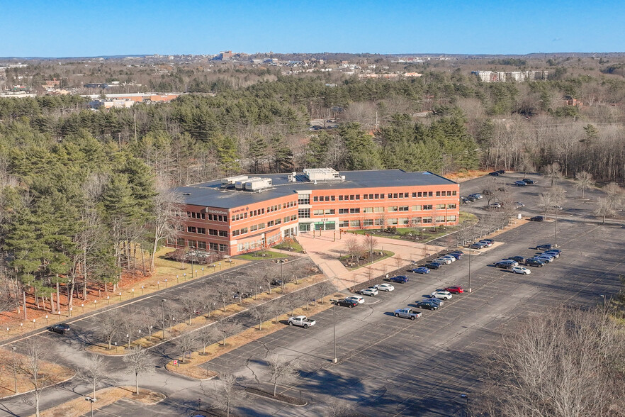 300 Southborough Dr, South Portland, ME for lease - Building Photo - Image 1 of 6