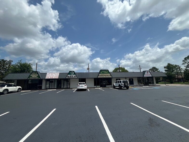 1650-1660 S Dairy Ashford Rd, Houston, TX for lease - Building Photo - Image 2 of 7