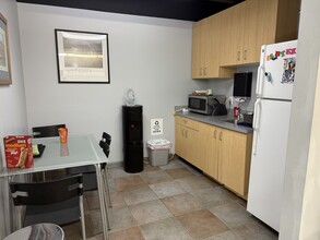 20650 N 29th Pl, Phoenix, AZ for lease Interior Photo- Image 2 of 13