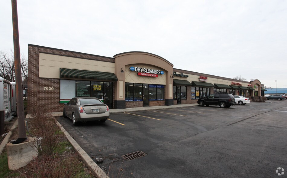 7620 Metcalf Ave, Overland Park, KS à louer - Photo du bâtiment - Image 2 de 3