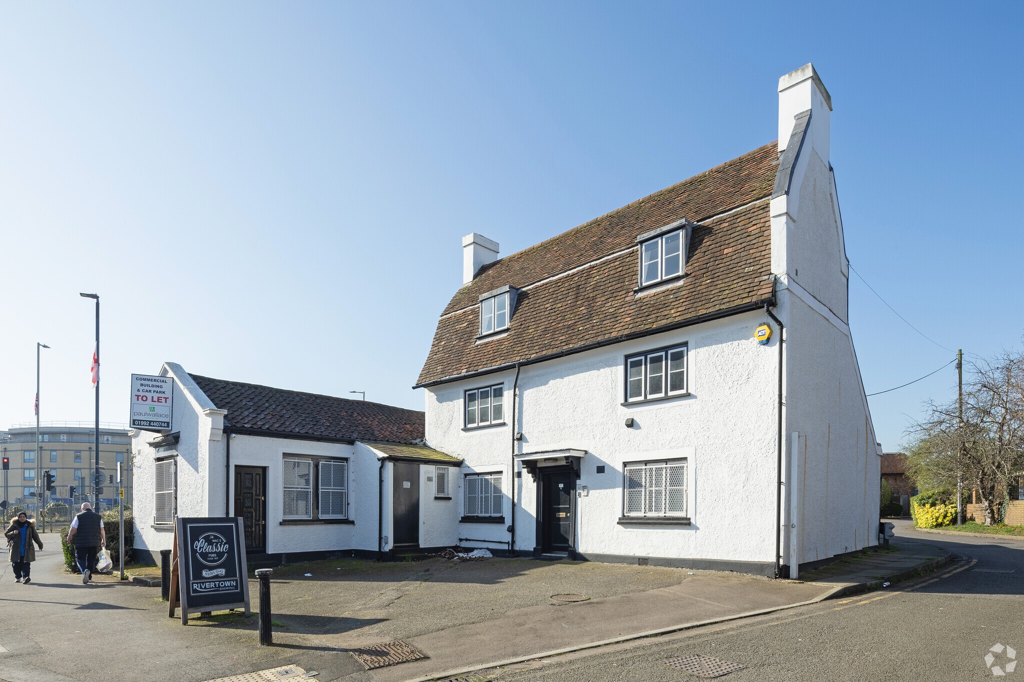 207 High St, Waltham Cross for lease Primary Photo- Image 1 of 5