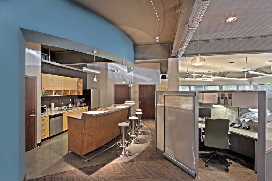 2402 N Parham Rd, Richmond, VA à vendre - Photo intérieure - Image 3 de 7