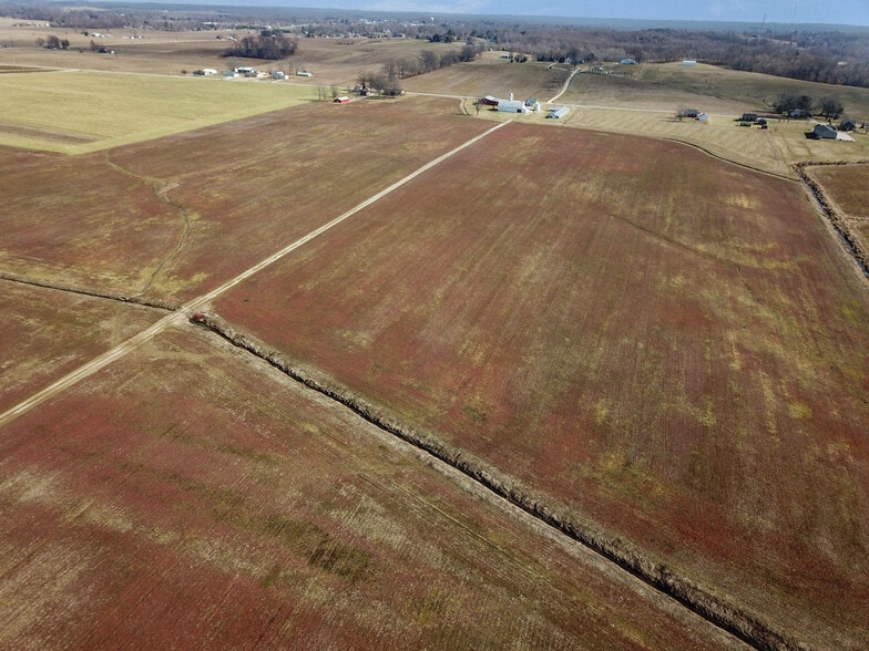 350 W, Jasper, IN à vendre - Photo du bâtiment - Image 3 de 8