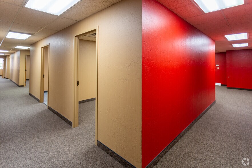 4200 Perimeter Center Dr, Oklahoma City, OK à vendre - Photo intérieure - Image 3 de 14