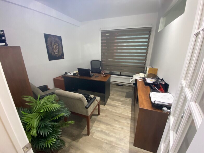 106 Rue Saint-Louis, Longueuil, QC à vendre - Photo du bâtiment - Image 3 de 11