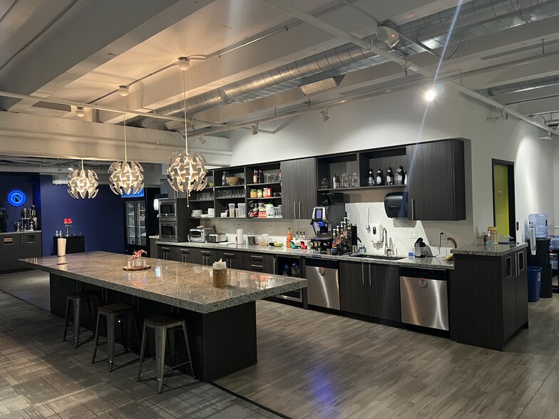 915 Oak St, Eugene, OR for lease - Building Photo - Image 3 of 15