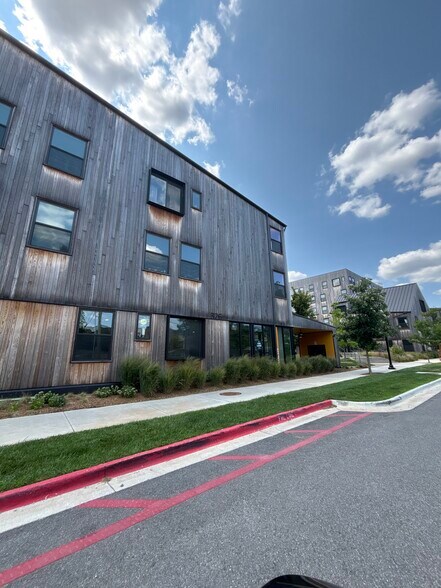 337 SE 3rd St, Bentonville, AR à louer - Photo du bâtiment - Image 2 de 61