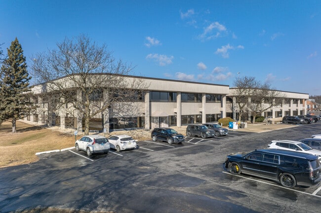 More details for 100 Tower Dr, Burr Ridge, IL - Office for Lease
