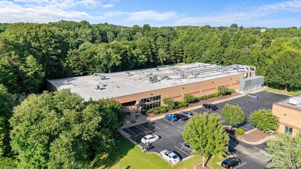 4320 Waterleaf Ct, Greensboro, NC for sale - Primary Photo - Image 1 of 6