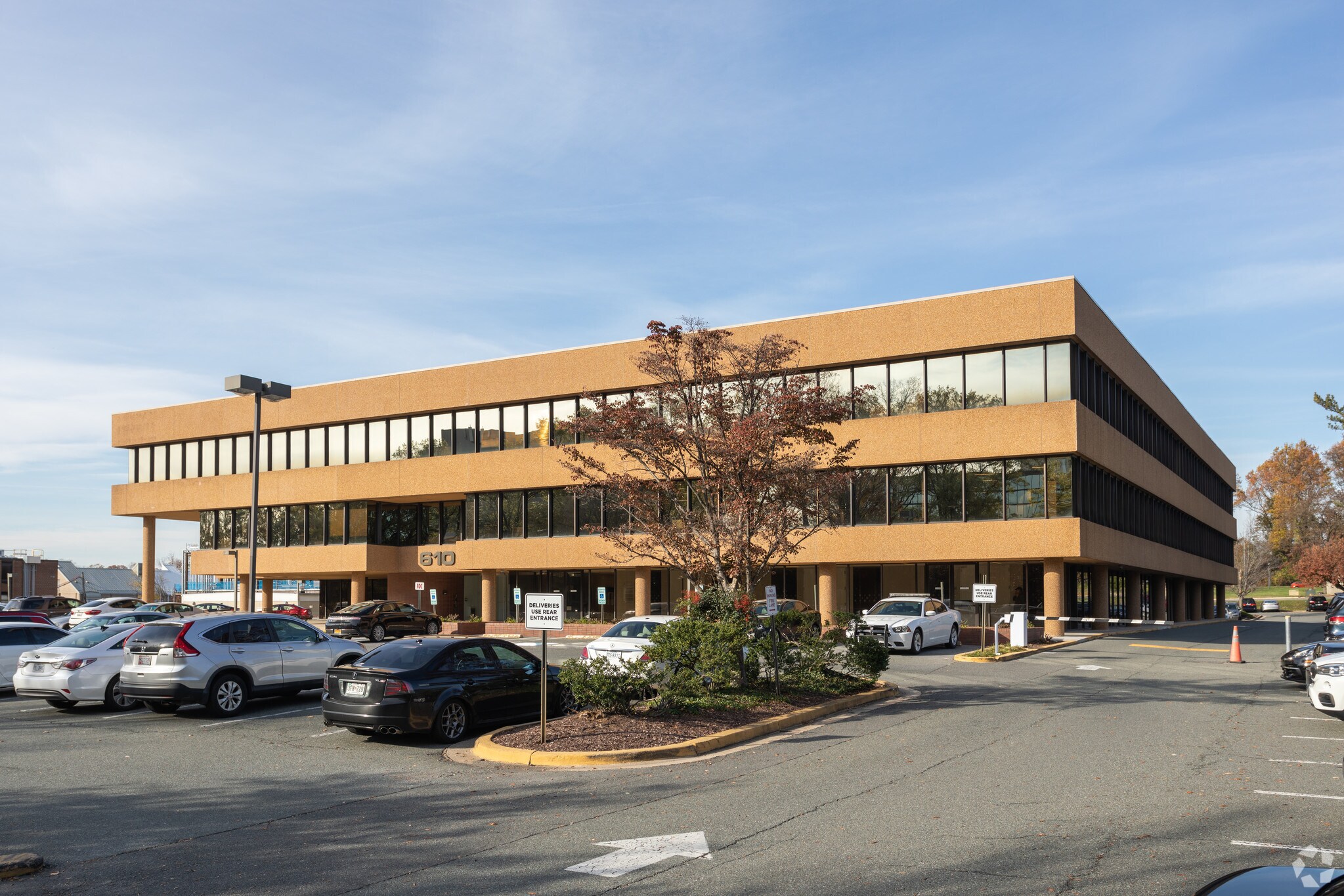 6101 Executive Blvd, North Bethesda, MD à louer Photo du bâtiment- Image 1 de 6