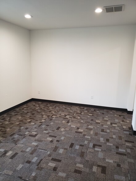 15325 Highway 99, Lynnwood, WA à louer - Photo principale - Image 1 de 6