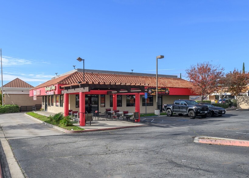 3644 Highland Ave, Highland, CA for lease - Primary Photo - Image 1 of 2