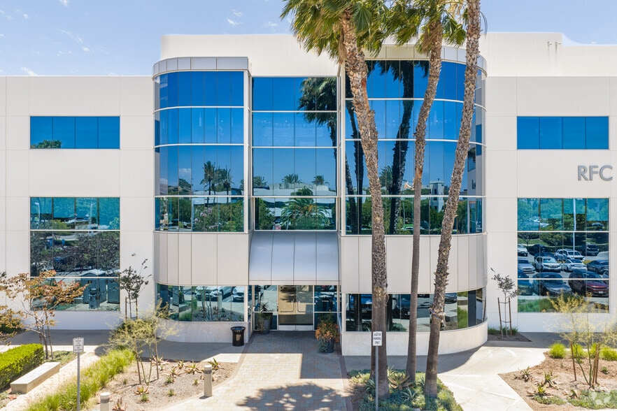 400 E Rincon St, Corona, CA for sale - Building Photo - Image 2 of 11