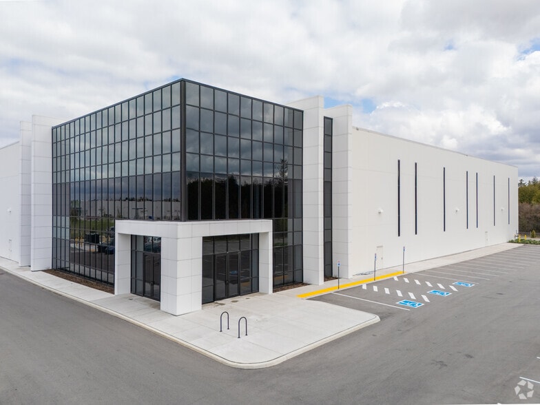 540 Hanlon Creek Blvd, Guelph, ON à louer - Photo du bâtiment - Image 2 de 6