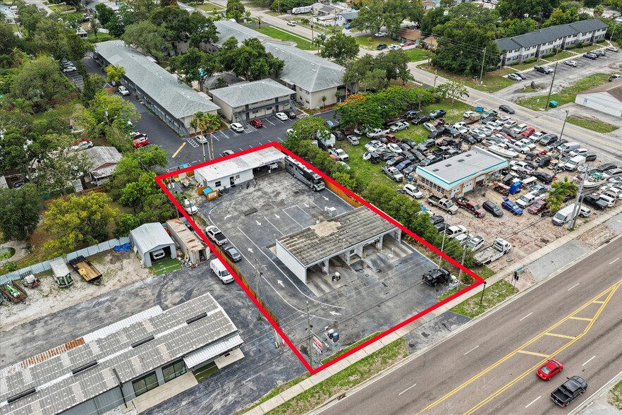 6170 54th Ave N, Kenneth City, FL à vendre - Photo du bâtiment - Image 2 de 17