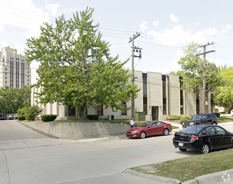 2 Crocker Blvd, Mount Clemens, MI à louer - Photo du bâtiment - Image 2 de 4