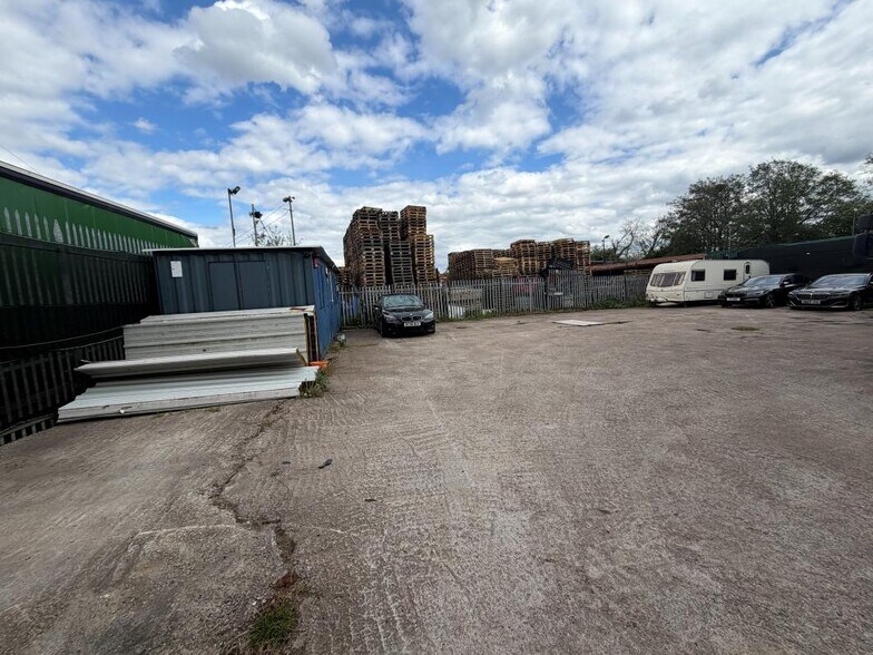 Scot Ln, Bolton à louer - Photo du bâtiment - Image 2 de 2