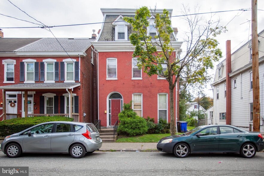 56 W 3rd St, Pottstown, PA à vendre - Photo principale - Image 1 de 1