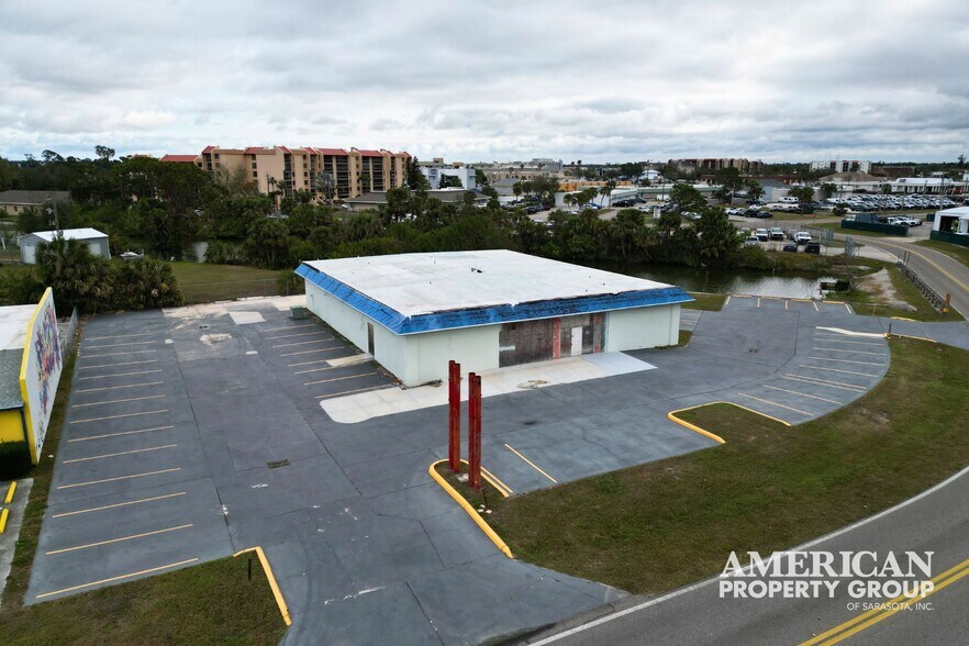 3092 Tamiami Trl, Port Charlotte, FL à vendre - Photo du bâtiment - Image 2 de 7