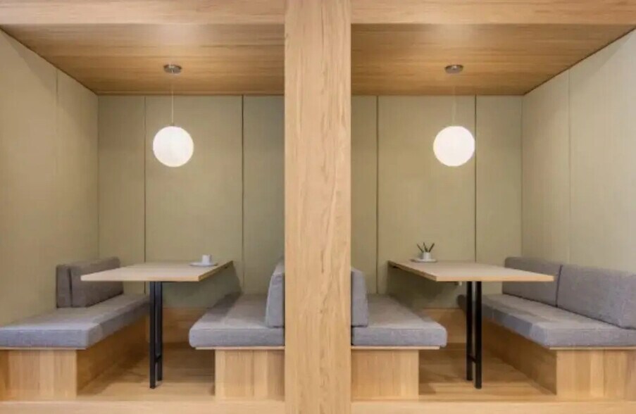 Office in Suresnes for lease - Interior Photo - Image 3 of 9