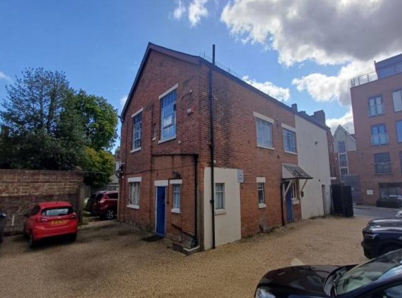 12 Beer Cart Ln, Canterbury à vendre - Photo du bâtiment - Image 3 de 5