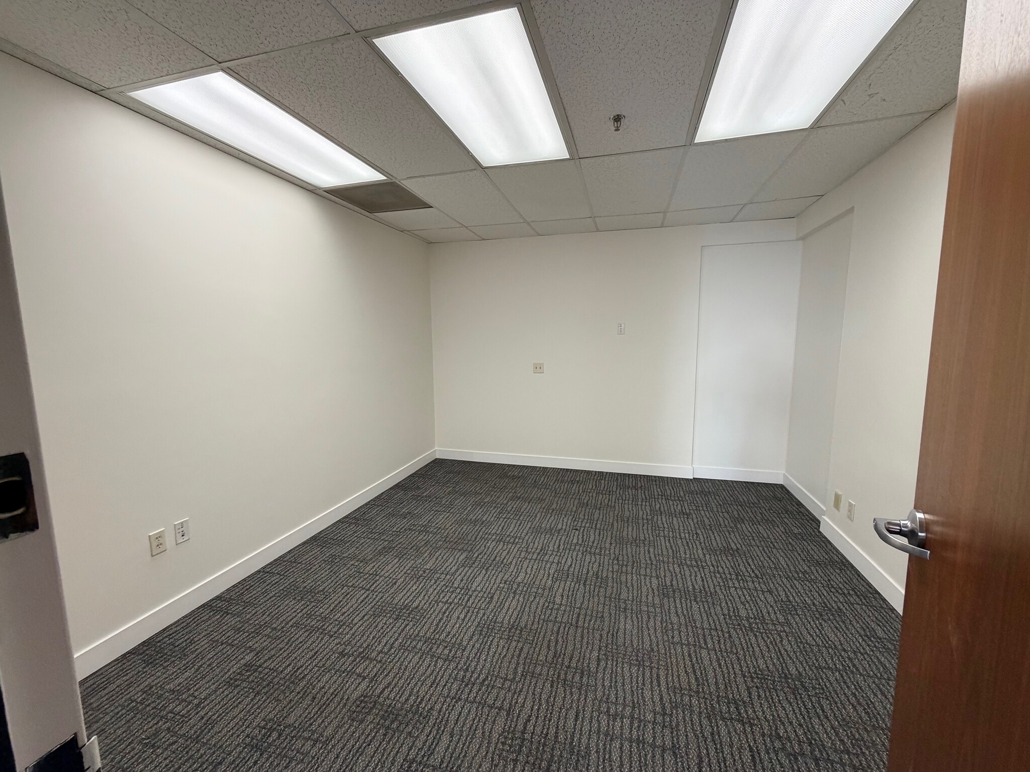 2183 Fairview Rd, Costa Mesa, CA à louer Photo intérieure- Image 1 de 1