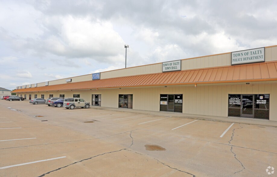 9558 Helms Trl, Forney, TX à louer - Photo du bâtiment - Image 2 de 5