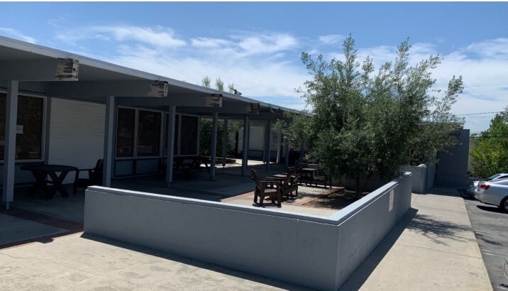 370 W Sierra Madre Blvd, Sierra Madre, CA for lease - Building Photo - Image 3 of 77