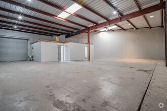 5504-1 Bandera Rd, San Antonio, TX à louer Photo du bâtiment- Image 2 de 3