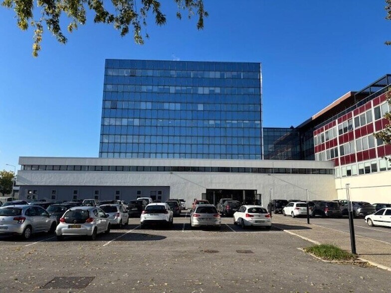 9 Rue Jacquard, Besançon à louer - Photo du bâtiment - Image 2 de 8