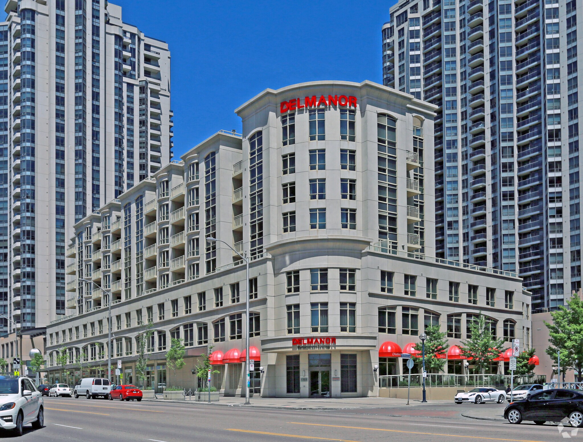 5351-5373 Yonge St, Toronto, ON à vendre Photo principale- Image 1 de 1