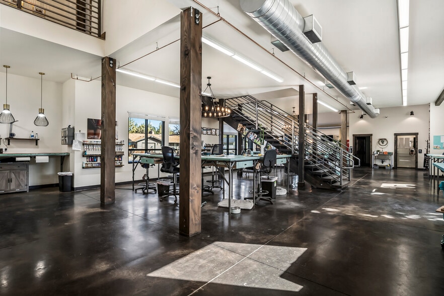 19885 7th St, Bend, OR à louer - Photo intérieure - Image 2 de 56